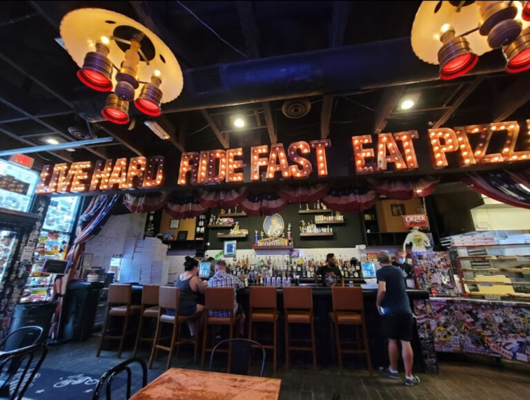 A How-to Guide on Eating on Fremont Street