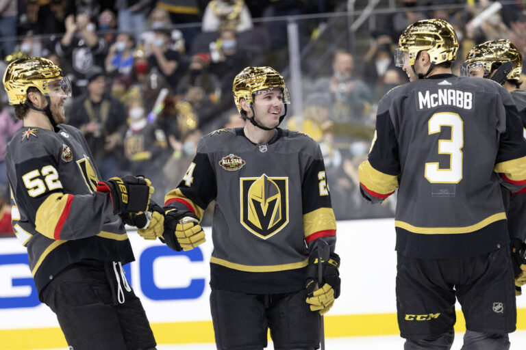 Golden Knights close out 2021 with dominating win over Ducks