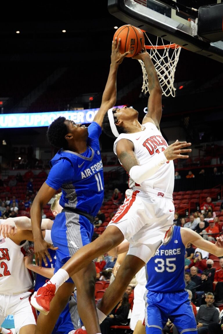 Runnin’ Rebels run away from Air Force in 78-44 victory