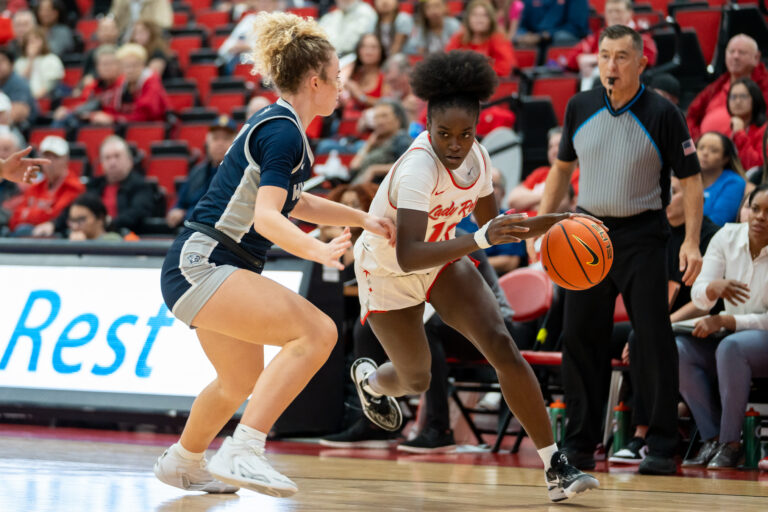 UNLV defends home court against New Hampshire